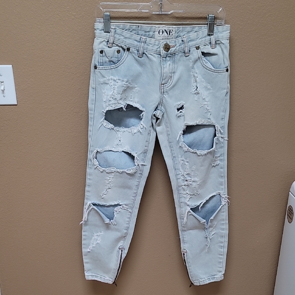 Distressed Light Blue Skinny Jeans 👖 - Picture 1 of 11